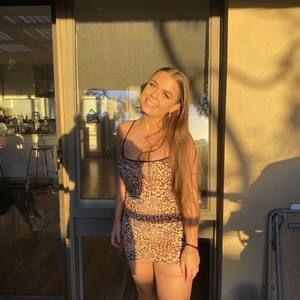 Meet your Posher, Paris